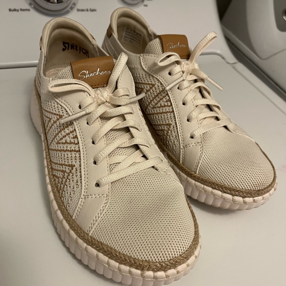 Skechers Men's Beige and Tan Sneakers